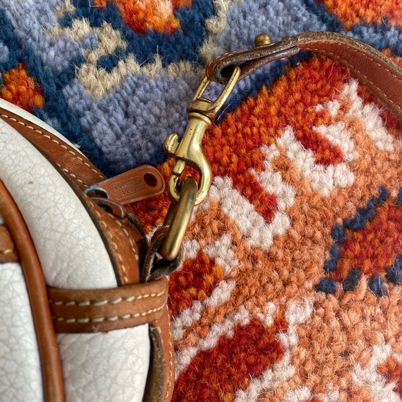 Vintage Dooney & Bourke Pebbled Oval Bag - Picture 8 of 8